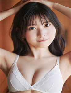 丰满双乳秘书被老板狂揉捏,最新门事件完整照片