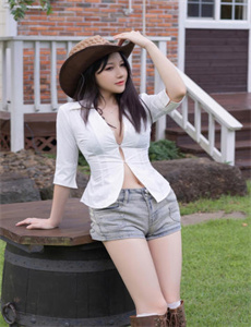 女人喷射视频在线播放你了/国产精品无码天天爽视频